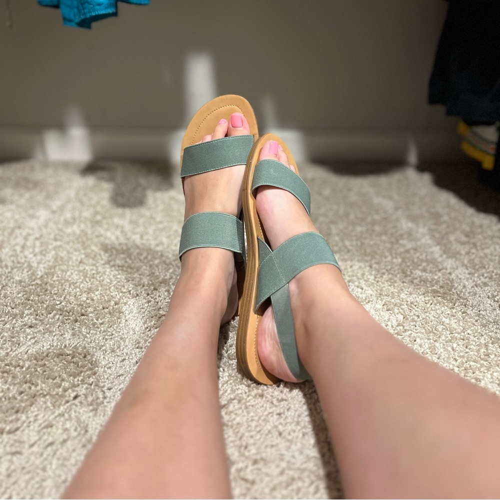 Universal Threads Sandals